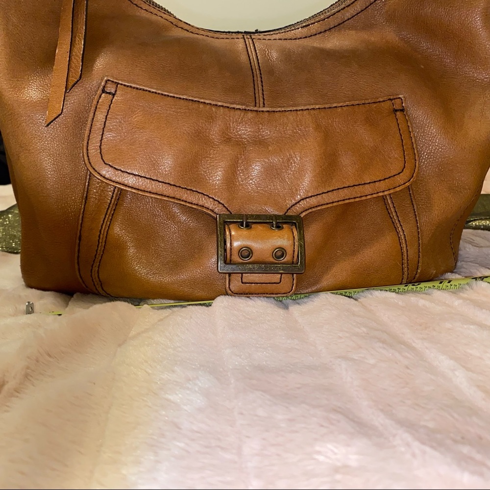 Banana Republic large hobo. Soft leather, clean. Some minor discoloration